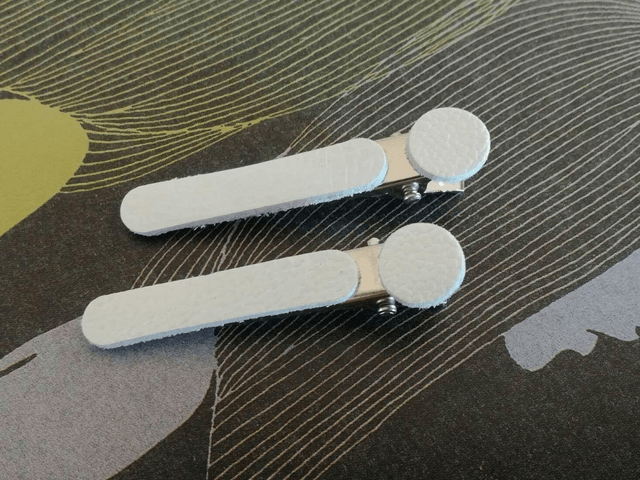 Lot de 2 pince s crocodile en cuir véritable