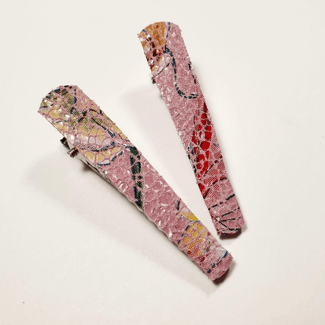 Lot de 2 pinces crocodile en cuir rose effet craquele