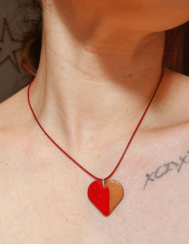 Collier ras de cou coeur cuir et coton