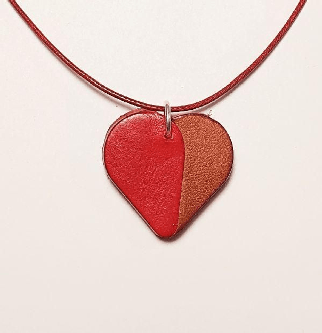Collier ras de cou coeur cuir et coton